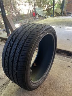 Lexani Tire 275/35R20