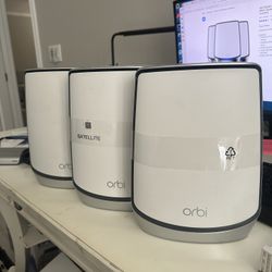 ORBI AX6000 850 WIFI 6 Router + 2 Satelites BRAND NEW!