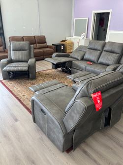 New 2pc Livingroom set with reclining sofa and reclining loveseat on sale now font Miss