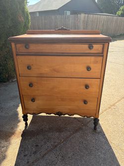 Vintage dresser