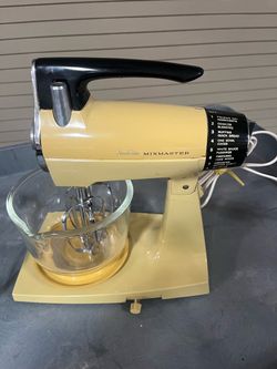 Vintage Sunbeam Mixmaster Stand Mixer Yellow - Works Great!