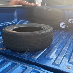 Tires 235 65R18 (4)