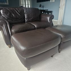 Natuzzi Leather Loveseat W/Ottomans 