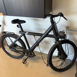 VanMoof X3 Electric Bike – Charges, Rear Wheel Locked – For Repair/Parts 