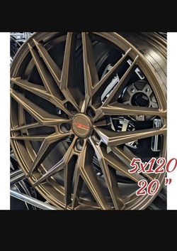 Clean 20s ready to transform your ride! 🛞🔥 ​⚡ Size: 20" 💥 Bolt Pattern: 5x120 🚗 Fits: BMW, Chevy Camaro, Honda Civic Type R, Tesla, Acura & more! 
