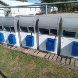 Five New Trash Squeegee Paper Towel Stations With All Keys