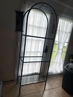 Rack metal and glass