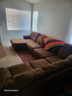 Large Brown Microfiber Sectional Couch w/ Chaise