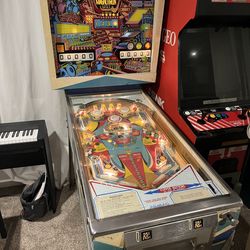 1974 Gottlieb Magnotron pinball machine