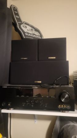 Yamaha Stereo With Fisher Speakers
