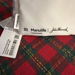 Lululemon Everywhere fanny pack white .