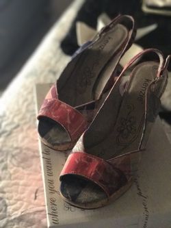 Shoes size 7
