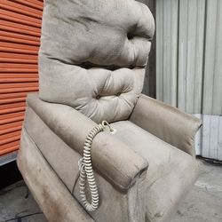 Pride Mobility Lift Assist Recliner Chair FREE DELIVERY 