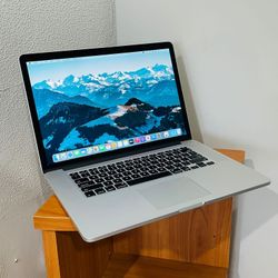 Apple MacBook Pro 15” Late 2013 Retina 2.6Ghz i7 16GB RAM 500GB SSD Nvidia 750M 2GB Graphics Like New!!!