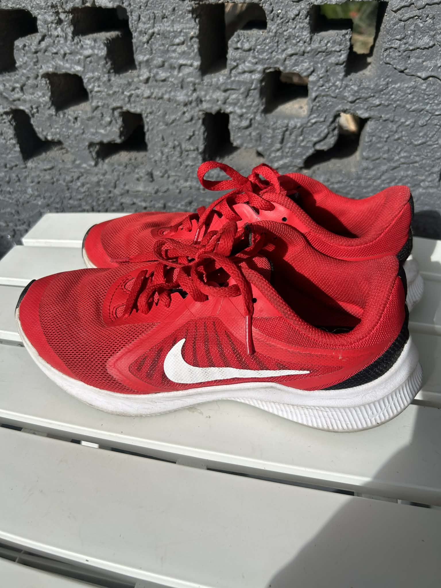 Nike Downshifter 10 GS Running Trainers University Red Size CJ2066-600 Size 4.5Y