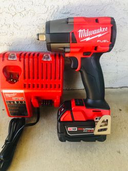 Milwaukee M18 FUEL GEN-2 18V Lithium-Ion Brushless Cordless Mid Torque 1/2 in. Impact Wrench F Ring w/5.0Ah Starter Kit