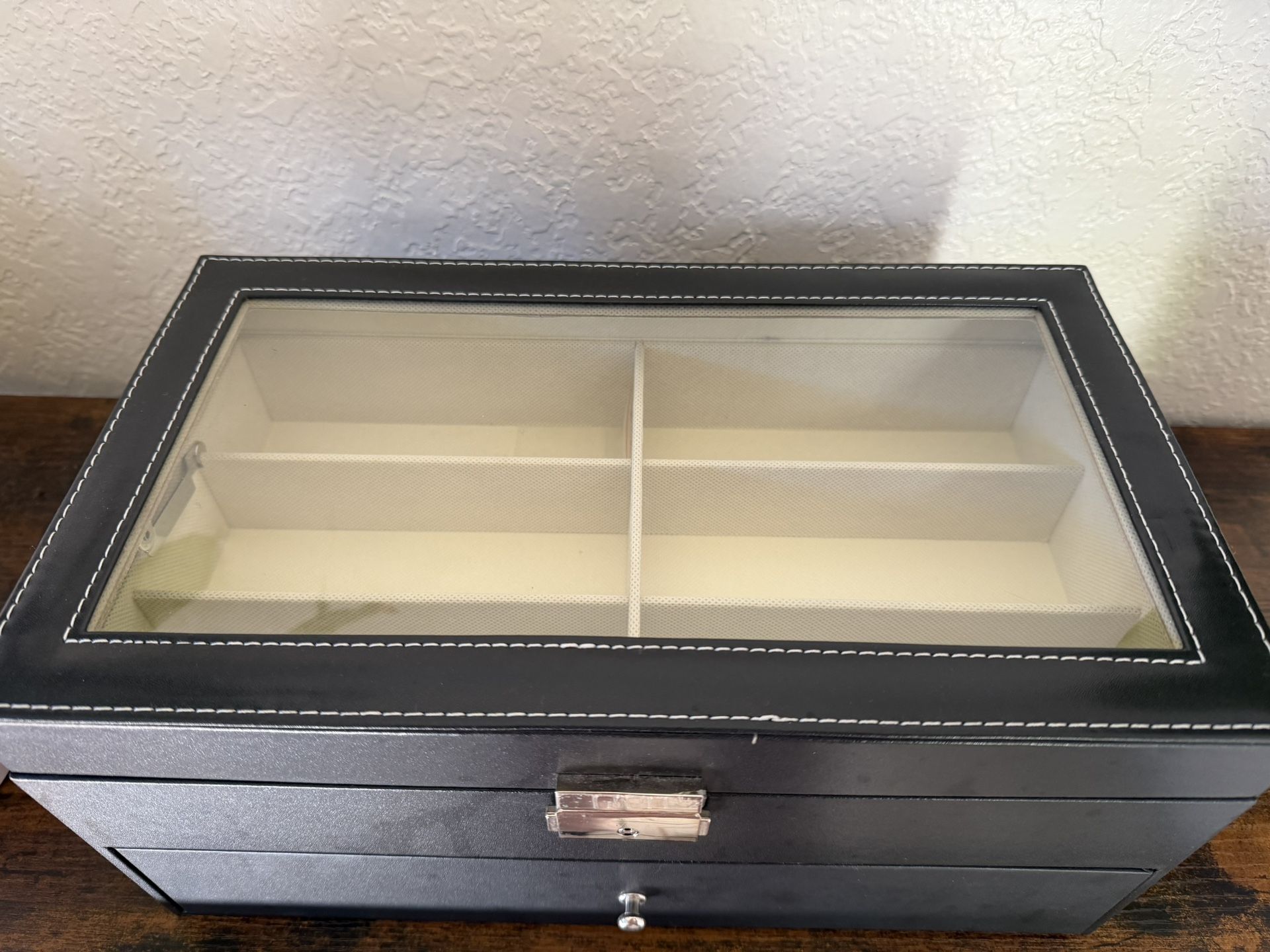 Sunglasses Storage