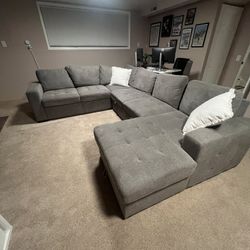 ✨ Charcoal Sectional Sofa w/ Chaise – Excellent Condition! ✨