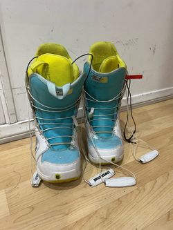 Used Women Boots Size 7 Burton Imprint