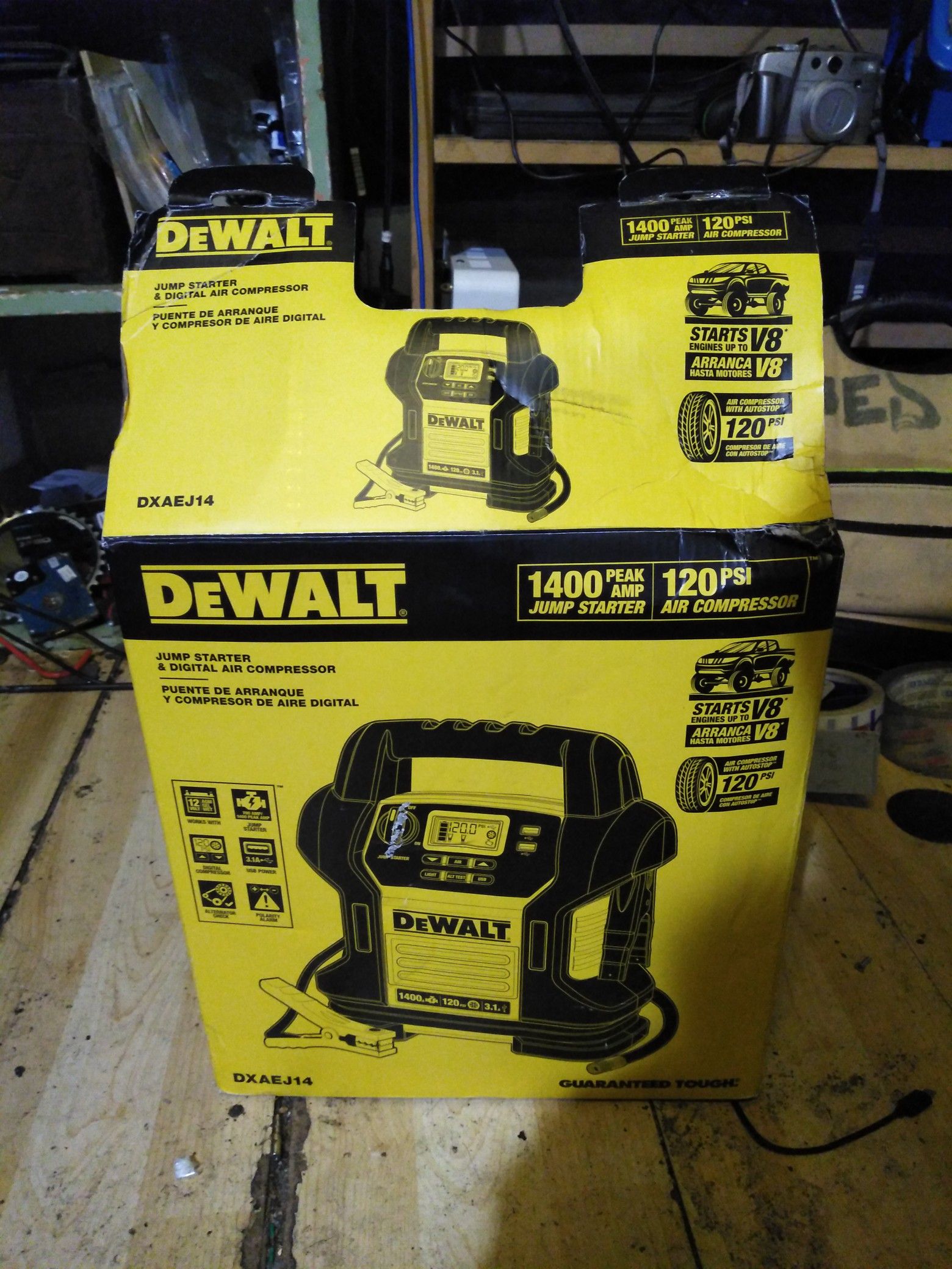 DeWalt 1400 amp jump starter with 120 PSI pump