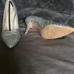 KELLY & KATIE Silver Pumps