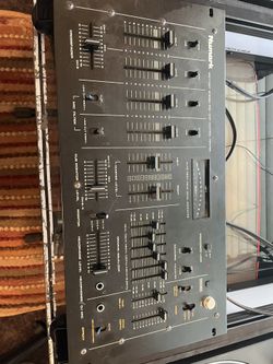 Numark DM1700T