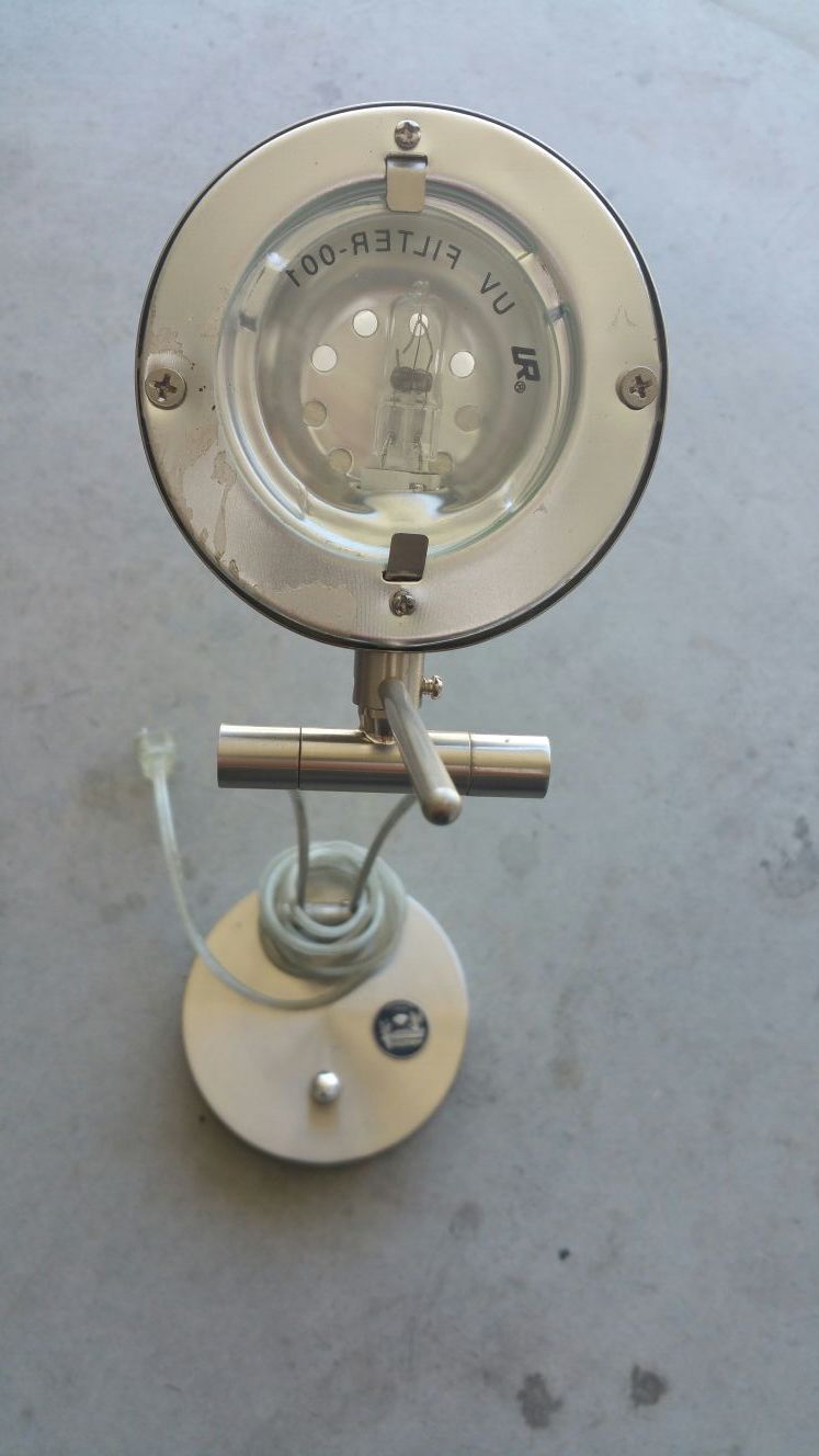 Top desk lamp