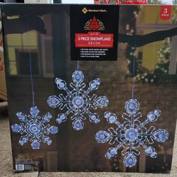 New in Box / 3 LED SNOWFLAKES🌻