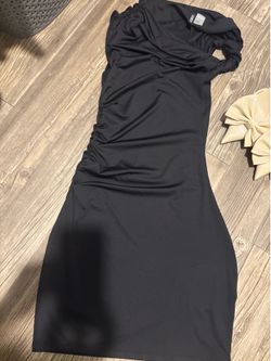 H&M Black Knot Shoulder Dress