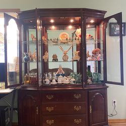 Ethan Allen Display China Hutch And  Tv China Hutch