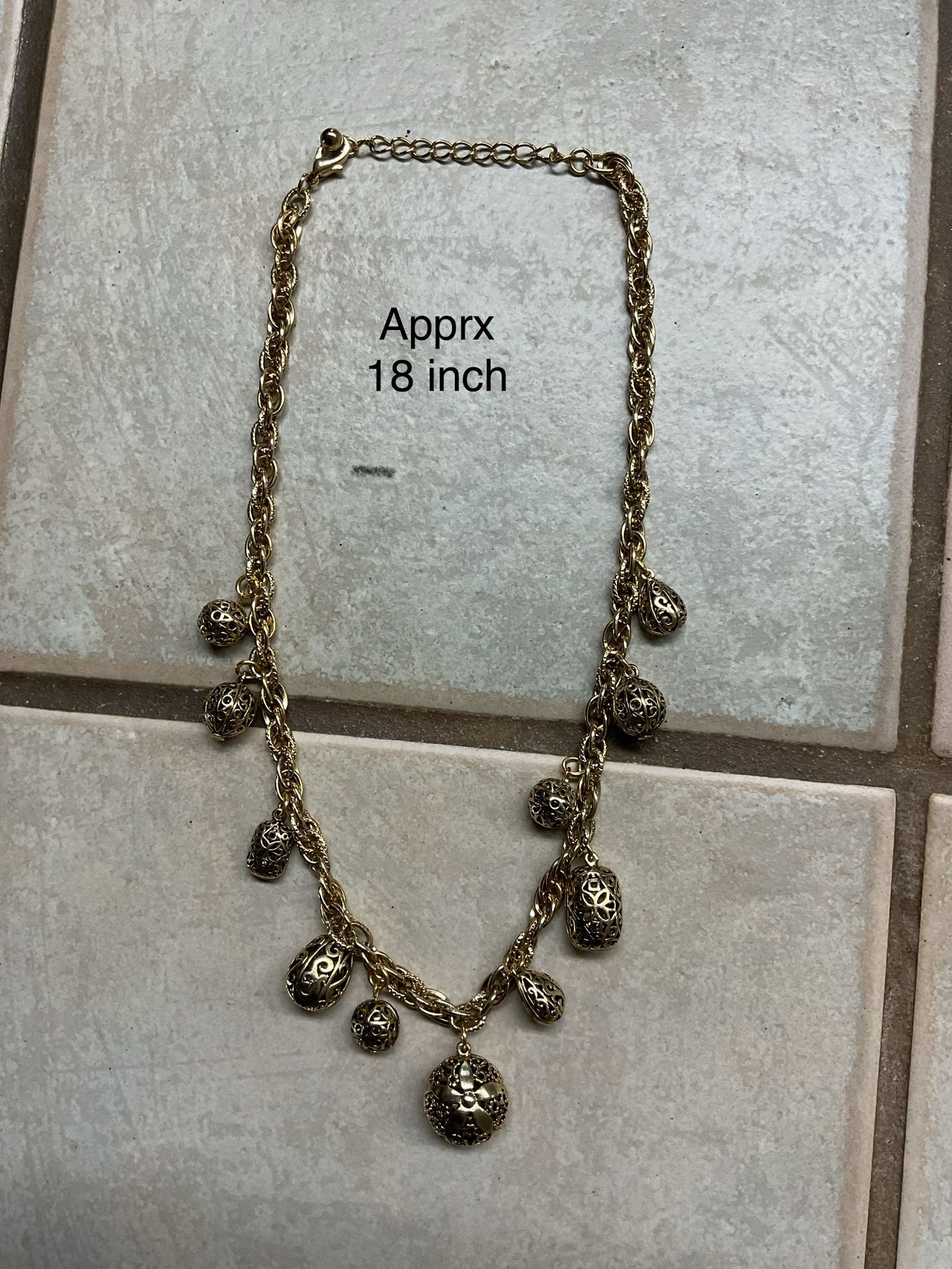 Vintage Necklace 18 Inch.  DADS ESTATE