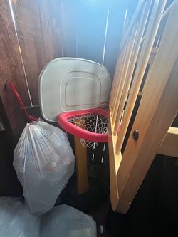 Little Tykes Basketball hoop