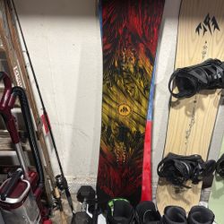 Jones Mountain Twin Snowboard 