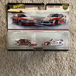 Hot Wheels Premium Pack 2 Car Cult Nissan