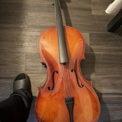 Full-size stroble 4/4 model MC75 