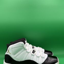 Air Jordan 11 “Gratitude” Size 7 OG Box