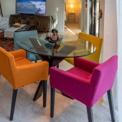 Dining Set 4 Wool Chairs And Glass Table With Wood Base