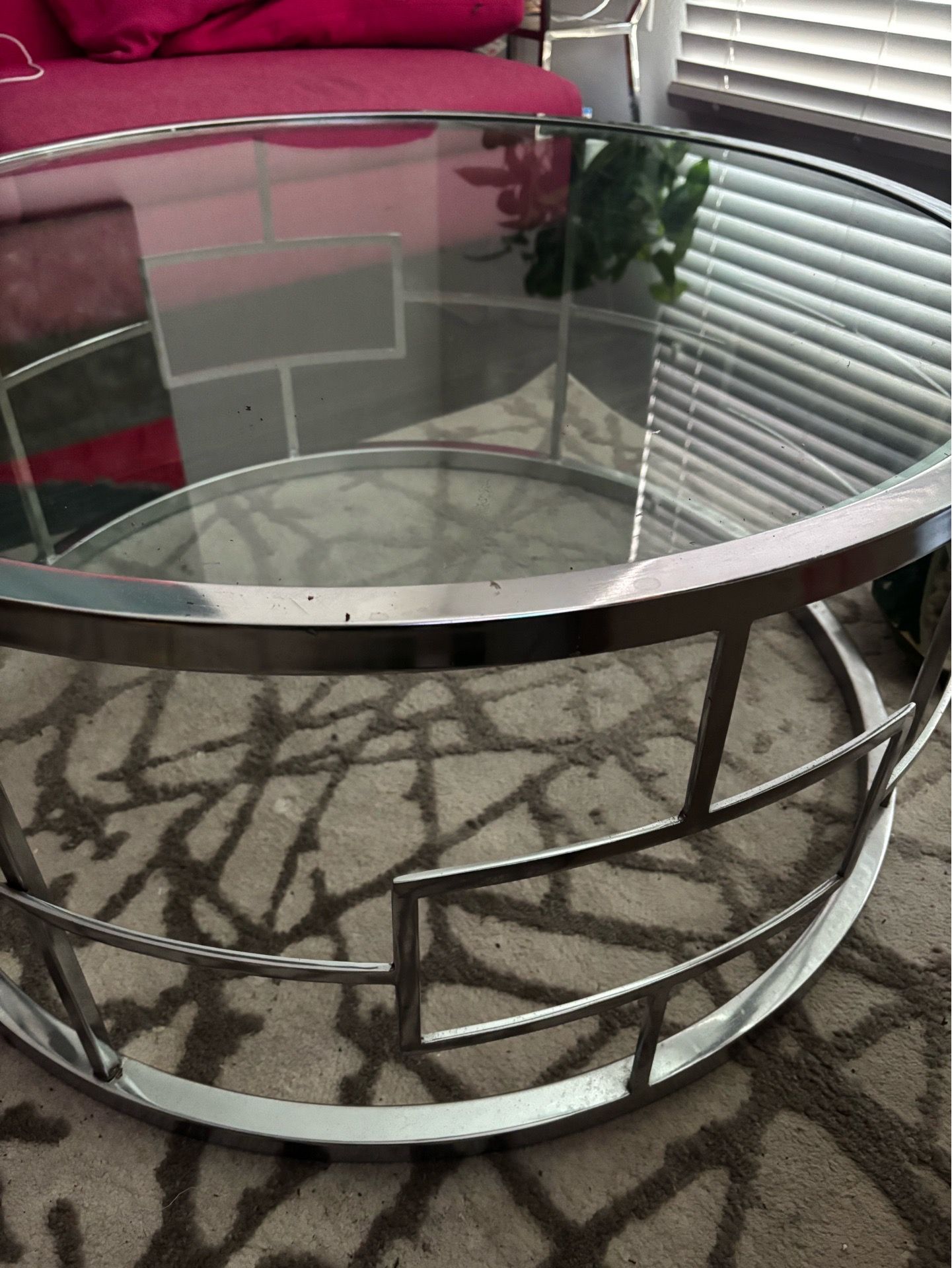 Round coffee table