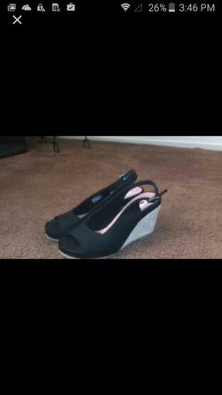 SKECHERS Peep-Toe Wedges (sz6)