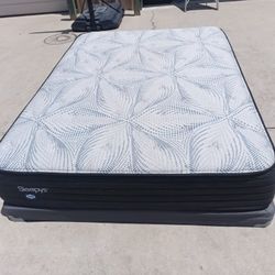 Queen Sealy Mattress And Box Spring