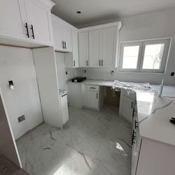 White Shaker Kitchen Cabinets