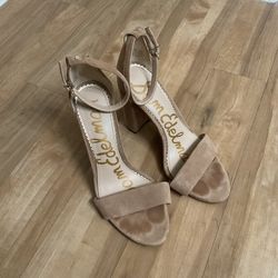 Women’s Heels - Nude Suede Sam Edelman - 7.5 W