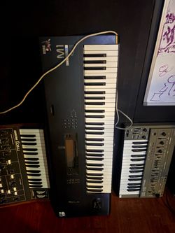 Vintage Synths And Keyboards