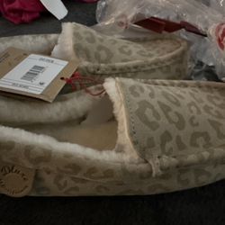 Slippers 
