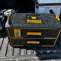 Dewalt Sliding Tool Chest 