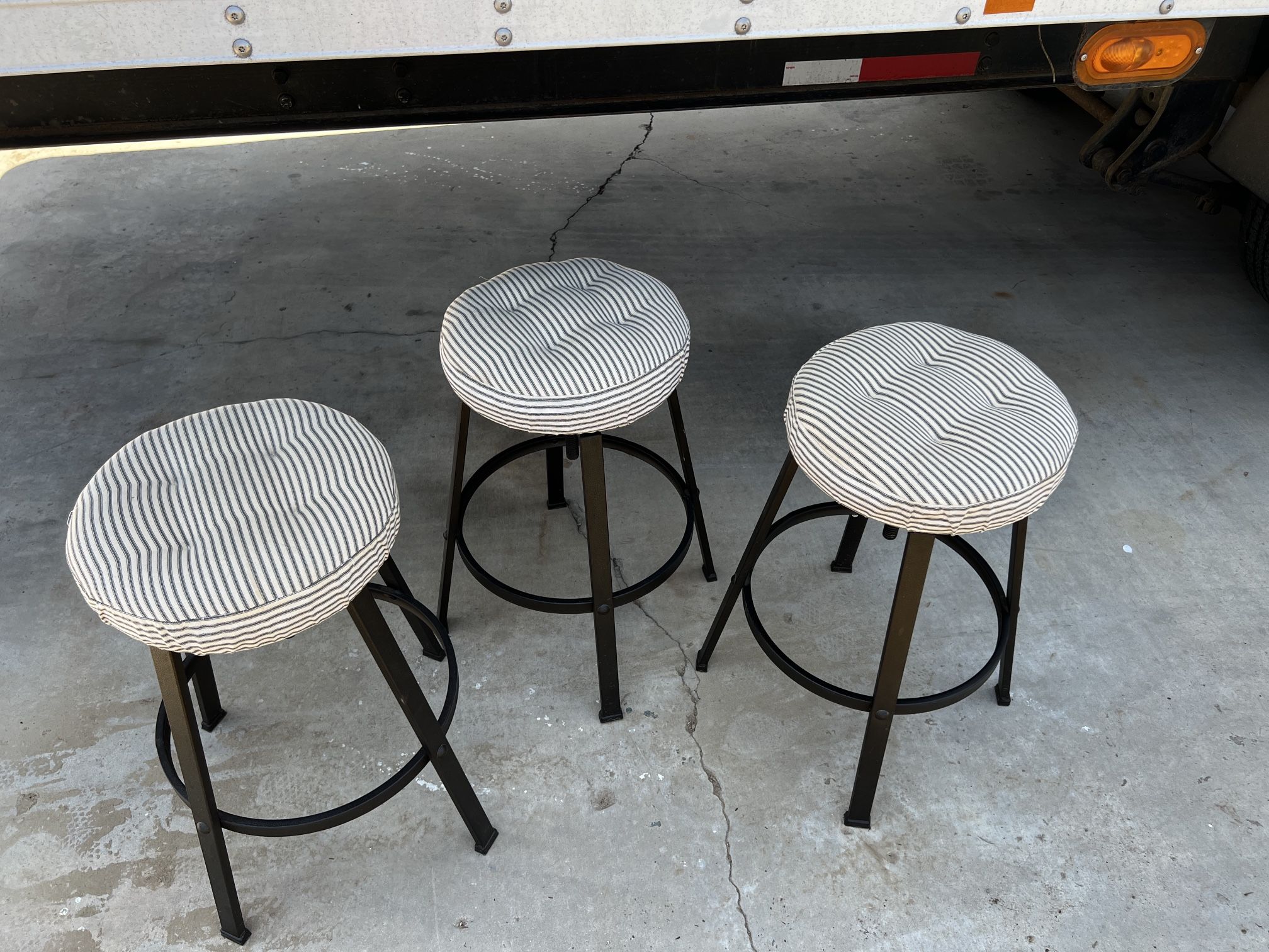 3pc barstools + cushions