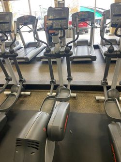 Life Fitness CLSX Integrity Elliptical (Delivery Included)