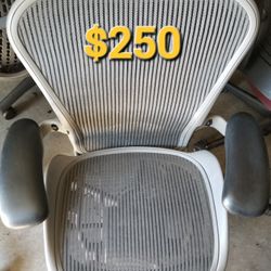 Grey Herman Miller Aeron Office Desk Gaming Chairs 