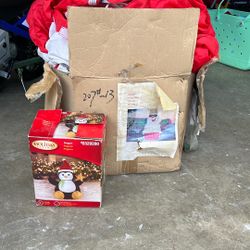 Free Airblown Christmas Decorations 