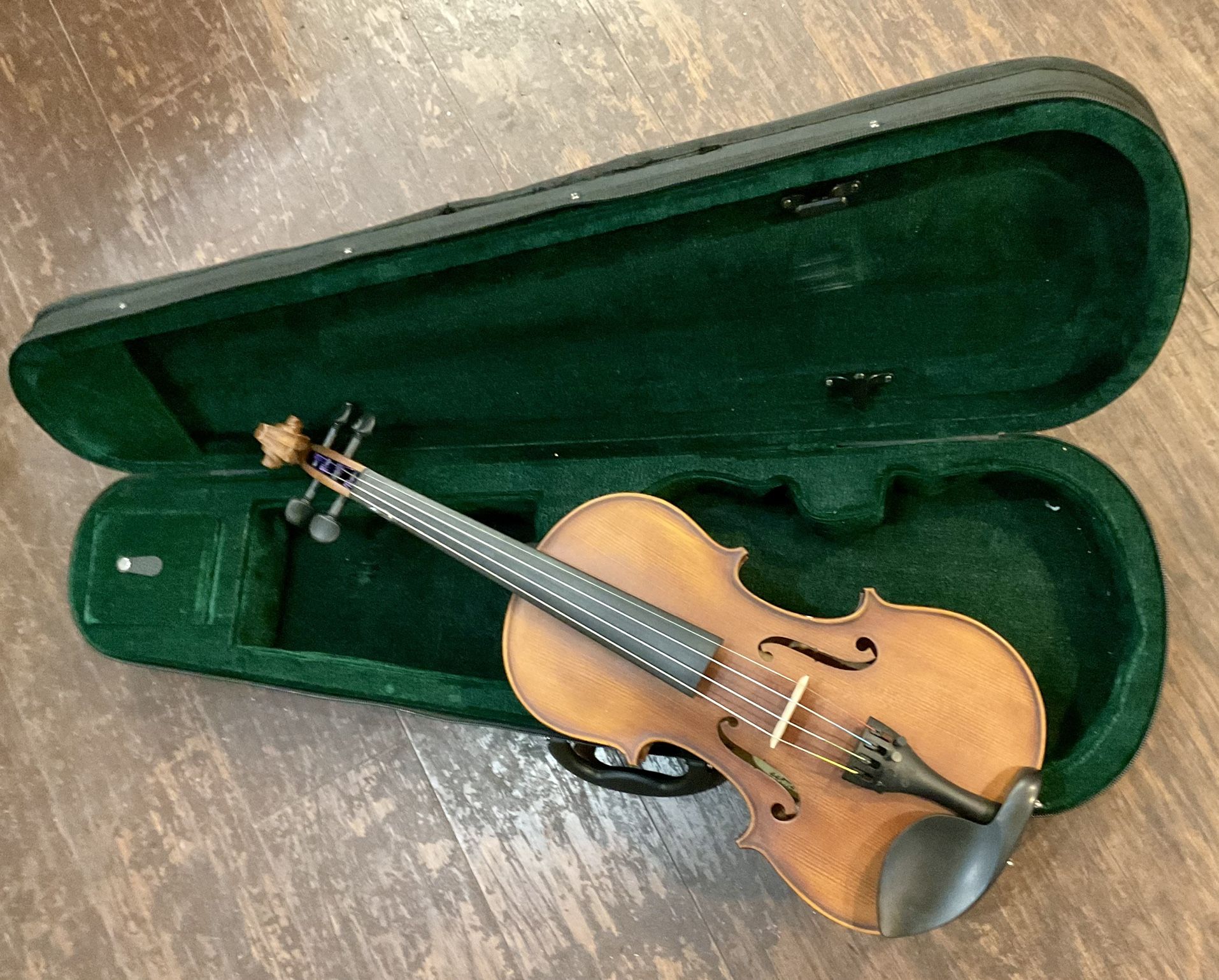 Affitto VT-44 Full Size Violin w/ Case
